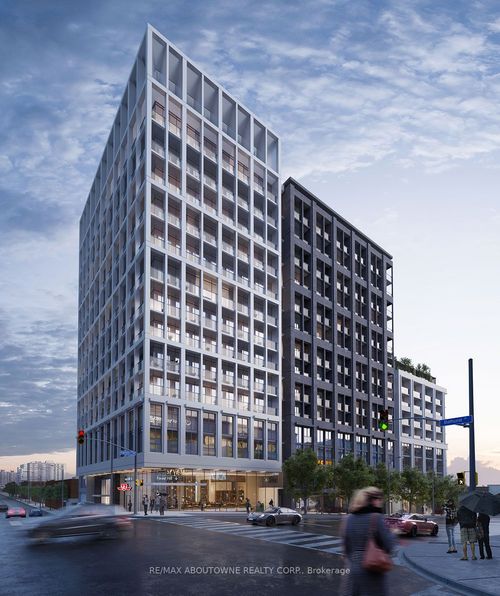 806-2020 Bathurst St, York, ON, M5P0A6 | Card Image