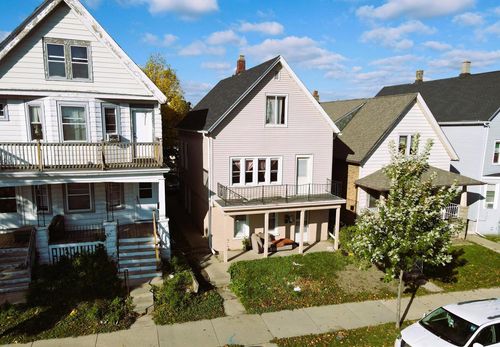 2335 S 7th Street, Milwaukee, WI, 53215 | Card Image