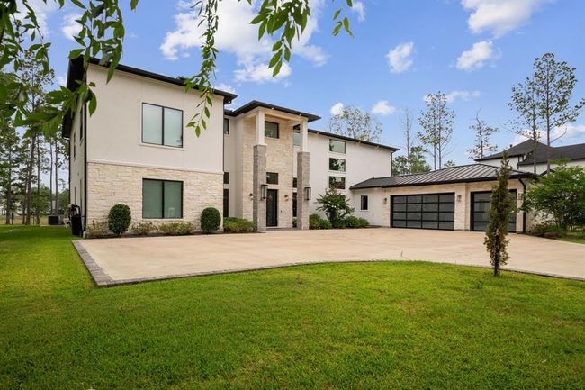 Nestled in the highly desirable Benders Landing community, this exceptional home boasts an unbeatable location, expansive acreage lots, and an array of top-tier amenities. Offering the perfect blend of luxury, convenience, and community charm, Benders Landing truly has it all. | Image 4
