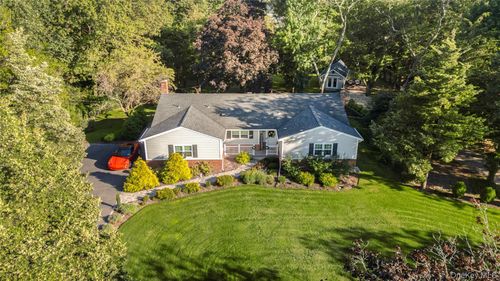 9 Piper Ct, Saint James, NY, 11780-1419 | Card Image