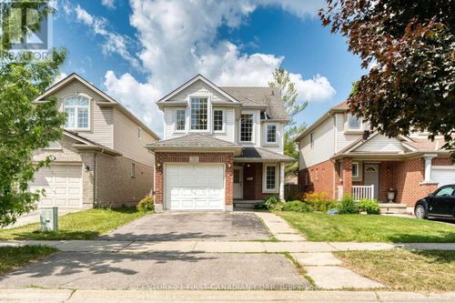 761 Blacksmith St, London, ON, N6H5R6 | Card Image