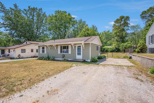1461 Farnsworth St, Muskegon, MI, 49442-5427 | Card Image