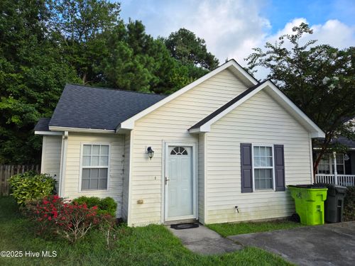 117 Gladiola Dr, New Bern, NC, 28562-4846 | Card Image