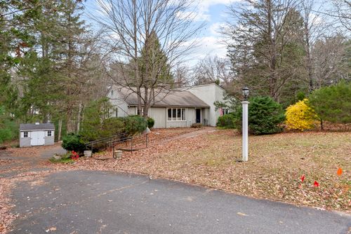114 Cold Spring Rd, Avon, CT, 06001-4053 | Card Image