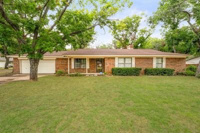 4506 Cimmaron Trail, House other with 3 bedrooms, 2 bathrooms and null parking in Granbury TX | Image 2