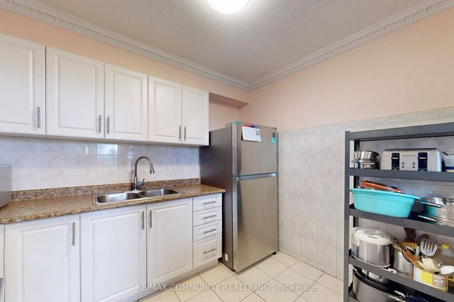 823 - 4645 Jane St, Condo with 2 bedrooms, 1 bathrooms and 1 parking in North York ON | Image 7