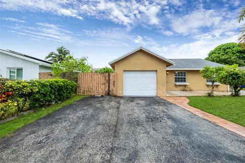 7209 Sw 3rd Ct, North Lauderdale, FL, 33068-1405 | Card Image