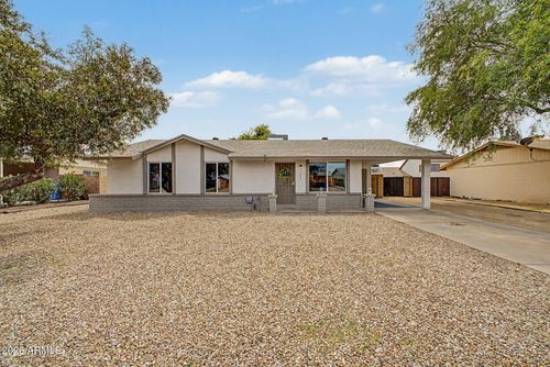 1425 W Wickieup Ln, Phoenix, AZ, 85027-4628 | Card Image