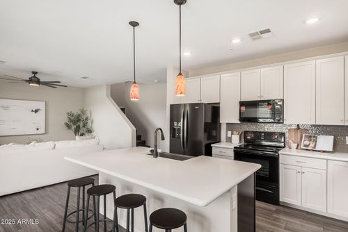 137-3900 E Baseline Rd, Phoenix, AZ, 85042-6359 | Card Image