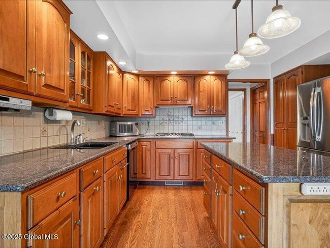 3077 New Williamsburg Dr, House other with 4 bedrooms, 4 bathrooms and 6 parking in Schenectady NY | Image 16