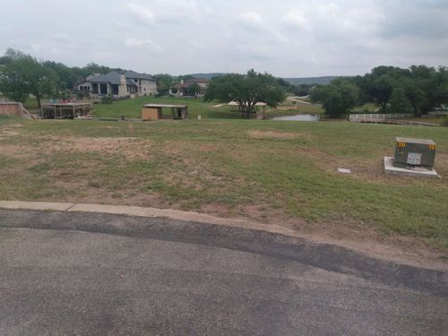 121 Blue Heron Dr, Kingsland, TX, 78639-2110 | Card Image
