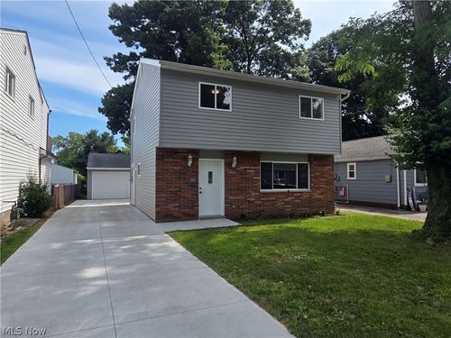 203 Paxton Rd, Eastlake, OH, 44095-1023 | Card Image