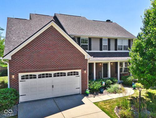 10126 Hawks Lake Dr, Fishers, IN, 46037-9395 | Card Image