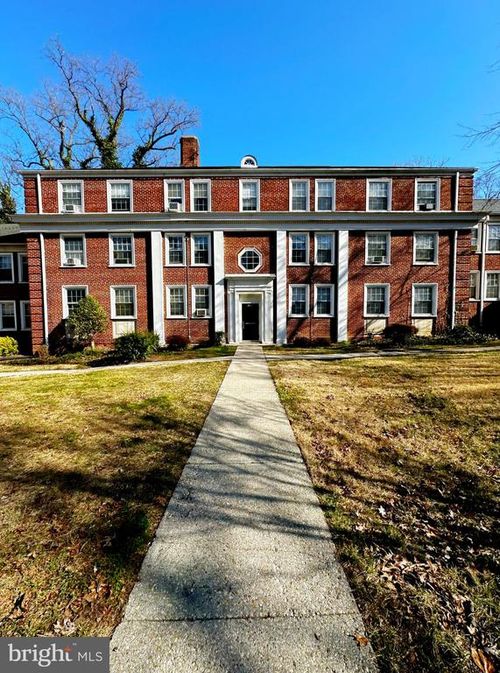 b660-2714 31st St Se, WASHINGTON, DC, 20020-1529 | Card Image