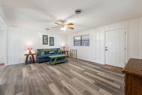 832 S Lamar St, De Leon, TX, 76444-2713 | Card Image