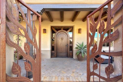 46 E Via Plaza Nueva, Santa Fe, NM, 87507-8491 | Card Image