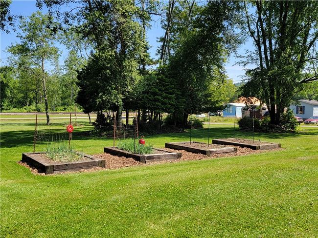 108 W 2 Nd St, House other with 4 bedrooms, 2 bathrooms and null parking in Burnside PA | Image 24