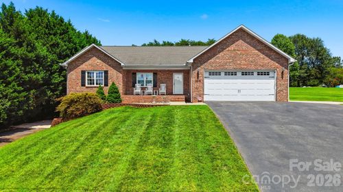3315 47th Avenue Pl Ne, Hickory, NC, 28601-9713 | Card Image