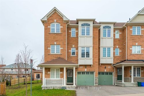 102-15 Old Colony Rd, Richmond Hill, ON, L4E4L5 | Card Image
