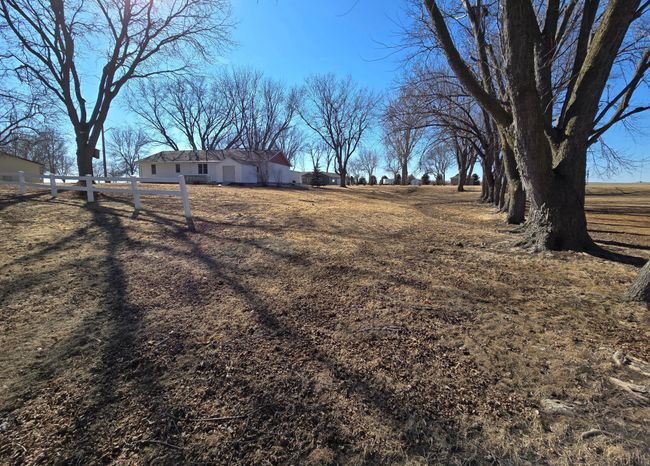 Spacious yard | Image 45