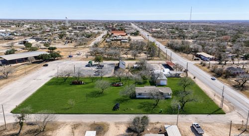 708 Mesquite St, Jourdanton, TX, 78026-3328 | Card Image
