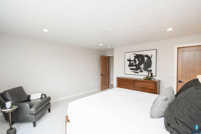 6504 E Hawker Trl, House other with 5 bedrooms, 4 bathrooms and null parking in Sioux Falls SD | Image 74