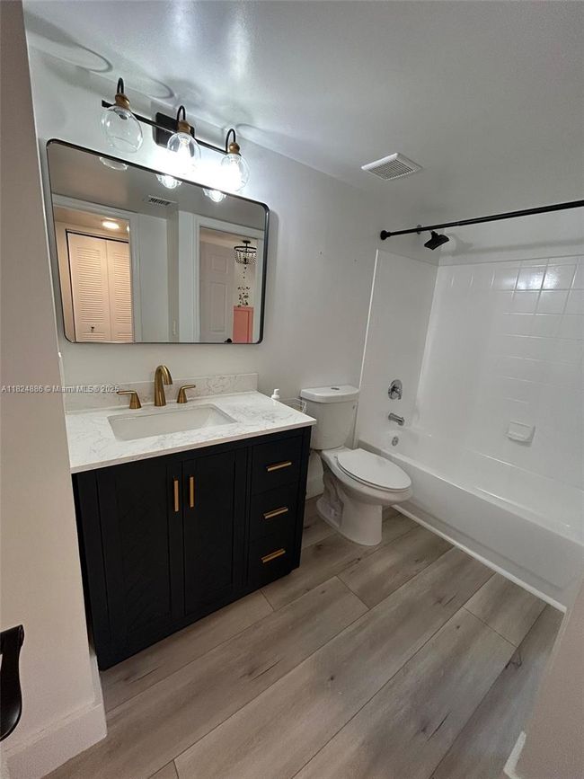 APT-1205 - 2921 Ne 185 Th St, Townhouse with 2 bedrooms, 2 bathrooms and null parking in Aventura FL | Image 14