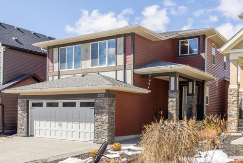 211 Mountainview Dr, Okotoks, AB, T1S0L6 | Card Image