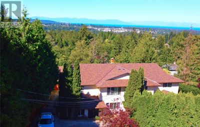 2326 Panorama View Dr, Home with 9 bedrooms, 6 bathrooms and 5 parking in Nanaimo BC | Image 2