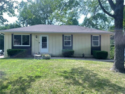1700 N Ponca Drive, Independence, MO, 64058 | Card Image