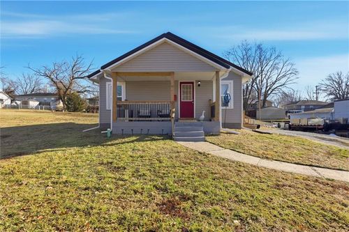 519 S Shaw Street, Richmond, MO, 64085 | Card Image