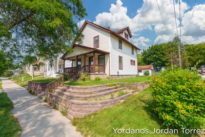 1300 Penn Avenue Ne, House other with 4 bedrooms, 1 bathrooms and null parking in Grand Rapids MI | Image 3