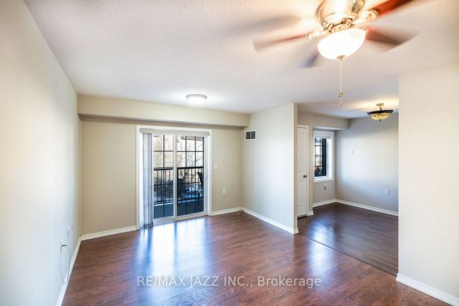 303 - 61 Clarington Blvd, Condo with 2 bedrooms, 1 bathrooms and 1 parking in Clarington ON | Image 15