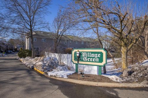101 Village Grn, Bardonia, NY, 10954-2040 | Card Image