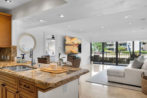 apt-b102-104500 Overseas Hwy, Key Largo, FL, 33037-2955 | Card Image