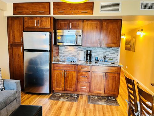 apt-1002-2440 Kuhio Ave, Honolulu, HI, 96815-3349 | Card Image