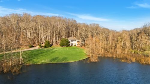 683 Johnson Branch Rd, Williamsport, TN, 38487-2817 | Card Image