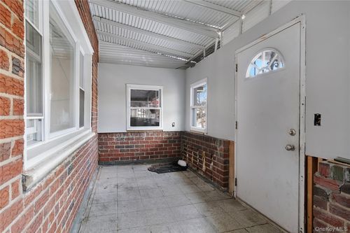 95 Street, New York, NY, 11236 | Card Image