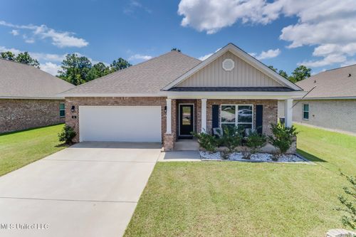 84 Saltmeadow Cir, Ocean Springs, MS, 39564-8956 | Card Image