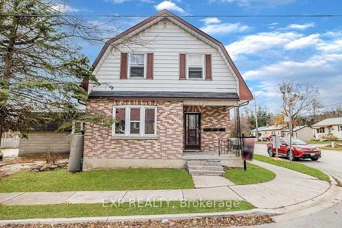 94 Eccles St N, Barrie, ON, L4N1Y4 | Card Image