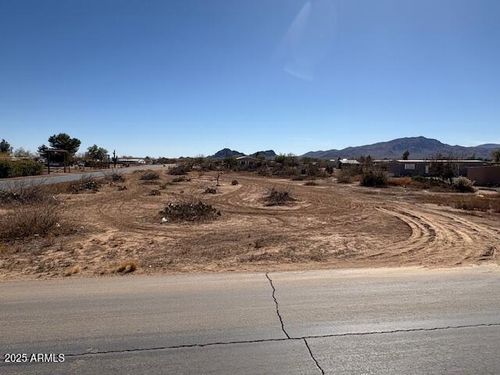 5-1 N Eagle View Dr, Aguila, AZ, 85320 | Card Image