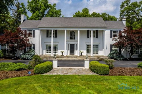 3000 Valley View Dr, Ottawa Hills, OH, 43615-2238 | Card Image