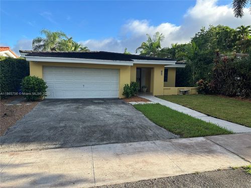 527 Gerona Ave, Coral Gables, FL, 33146-2714 | Card Image