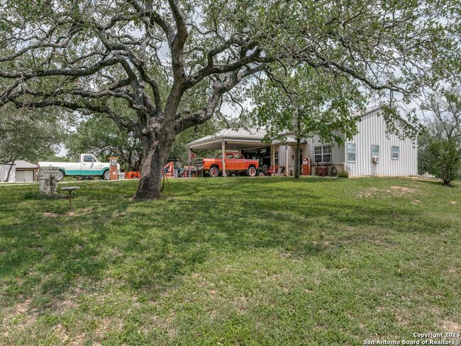 6840 S Loop 1604 W, House other with 3 bedrooms, 3 bathrooms and null parking in Von Ormy TX | Image 34