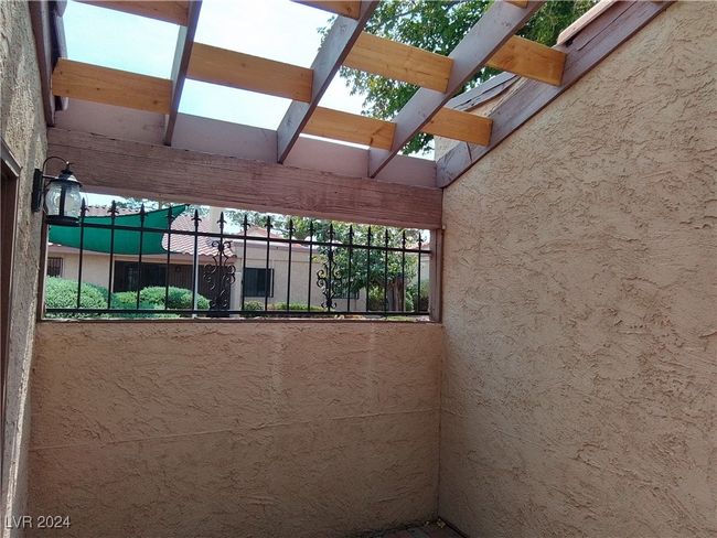 1869 Arbol Verde Way, Townhouse with 4 bedrooms, 2 bathrooms and null parking in Las Vegas NV | Image 5