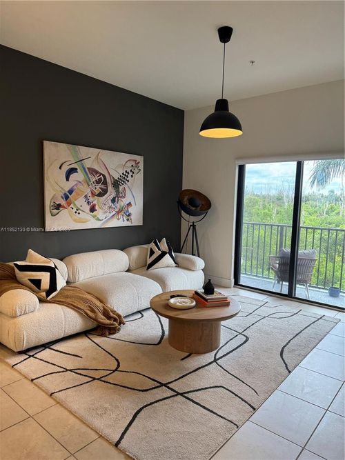 apt-24-7925 Nw 104th Ave, Doral, FL, 33178-4477 | Card Image