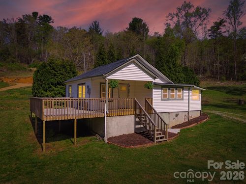 1127 Barneys Pl, Lenoir, NC, 28645-8007 | Card Image