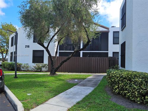 apt-227-216 Lake Pointe Dr, Oakland Park, FL, 33309-7722 | Card Image