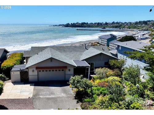 15954 Short Way, Brookings, OR, 97415-9517 | Card Image