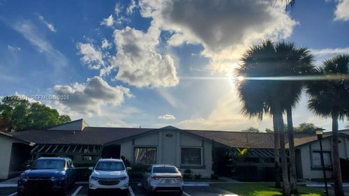 2-454 Lakeview Dr, Weston, FL, 33326-2478 | Card Image